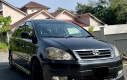 2005 Toyota Ipsum 2.4 (A)