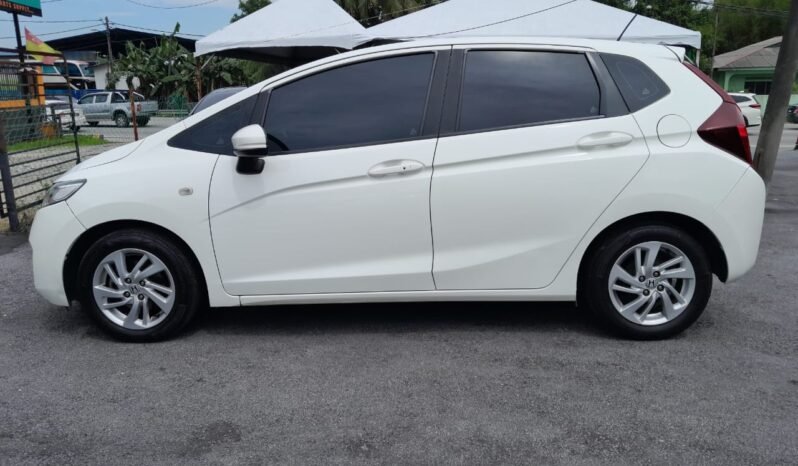 
								2015 Honda Jazz GK 1.5E (A) full									