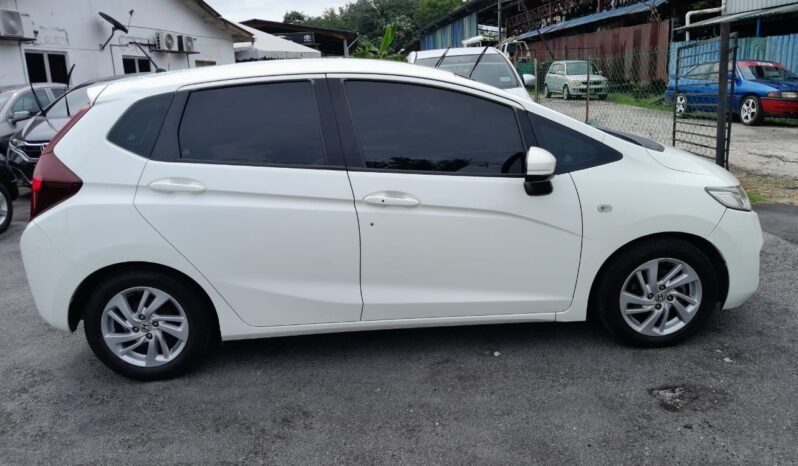 
								2015 Honda Jazz GK 1.5E (A) full									