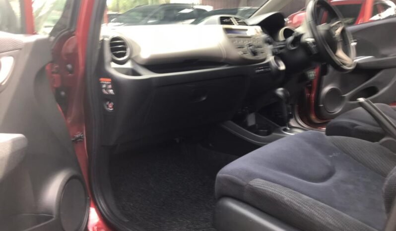 
								2012 Honda Jazz Hybrid CBU full									