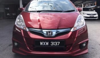 
										2012 Honda Jazz Hybrid CBU full									