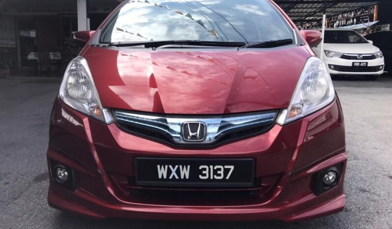 
								2012 Honda Jazz Hybrid CBU full									