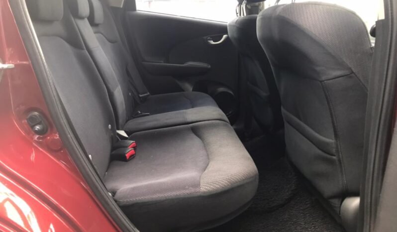 
								2012 Honda Jazz Hybrid CBU full									