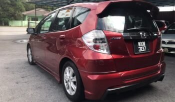 
										2012 Honda Jazz Hybrid CBU full									