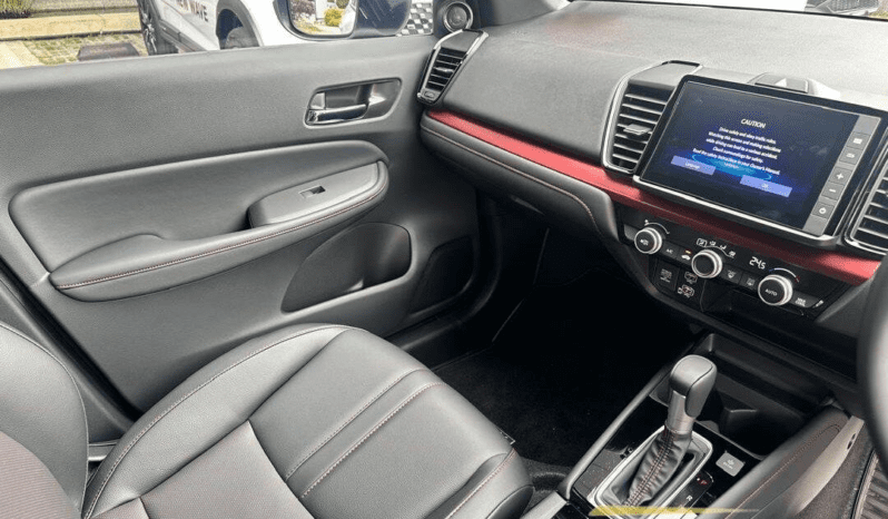 
								Honda City Hatchback RS Hybrid full									