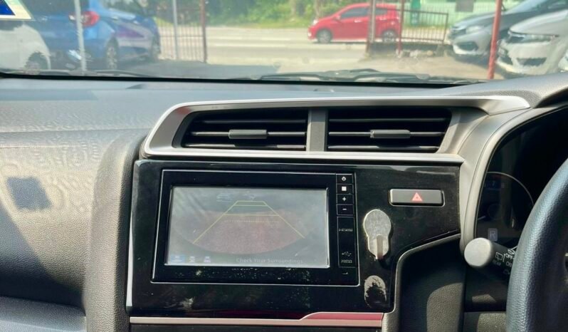 
								Honda Jazz 2019 Facelift 1.5 Auto full									