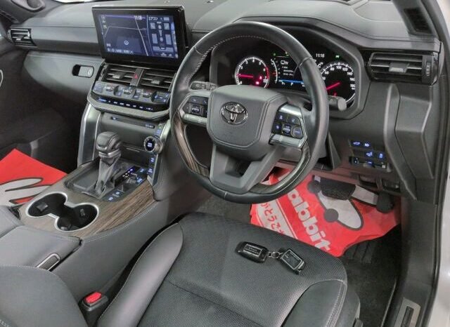 
								Toyota Land Cruiser 2023 | Grade 5A | White | Mileage 13K full									