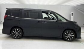 Toyota Noah SZ 2022 | Grade 5.0 | Black
