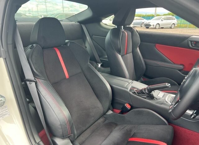 
								Toyota GR86 Manual 2022 | Grade 4.5A | Pearl White full									