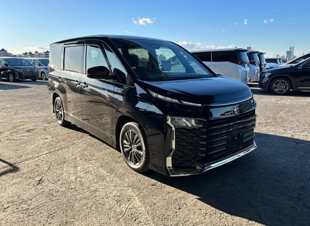 
								Toyota Voxy SG 2022 | Grade 4.5A | Black full									