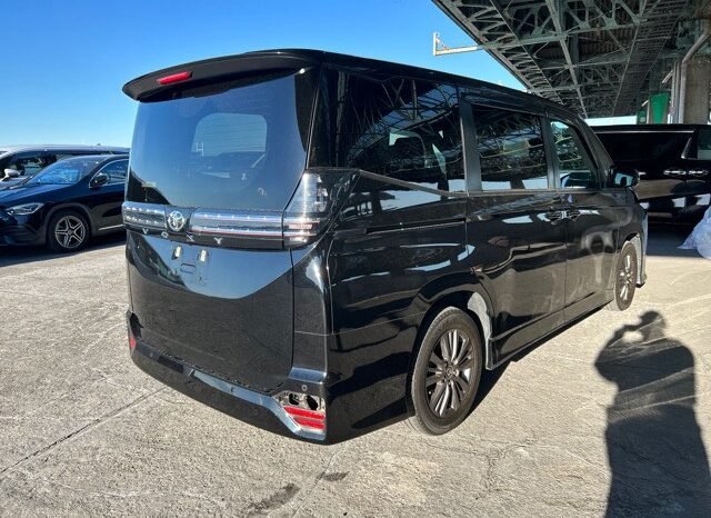 
								Toyota Voxy SG 2022 | Grade 4.5A | Black full									