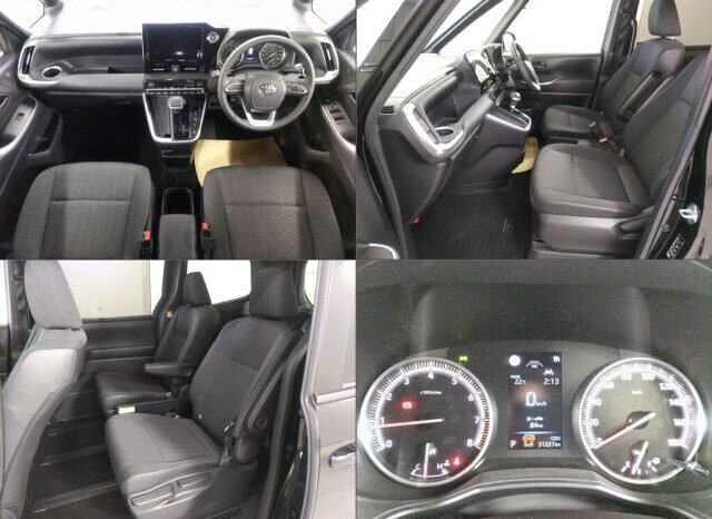 
								Toyota Voxy SG 2022 | Grade 4.5A | Black full									