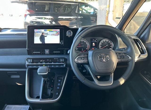 
								Toyota Voxy SG 2022 | Grade 4.5A | Black full									