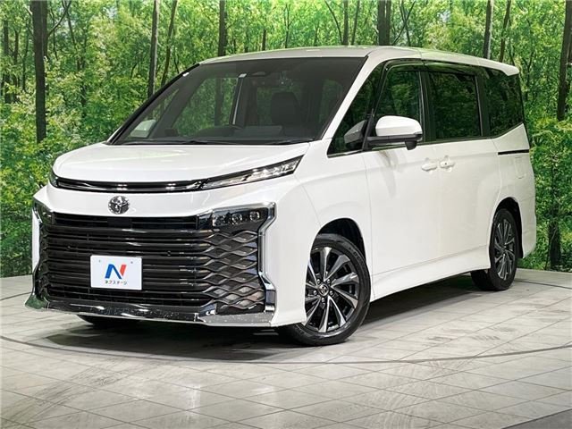 2023 Toyota Voxy S-Z – 17K KM